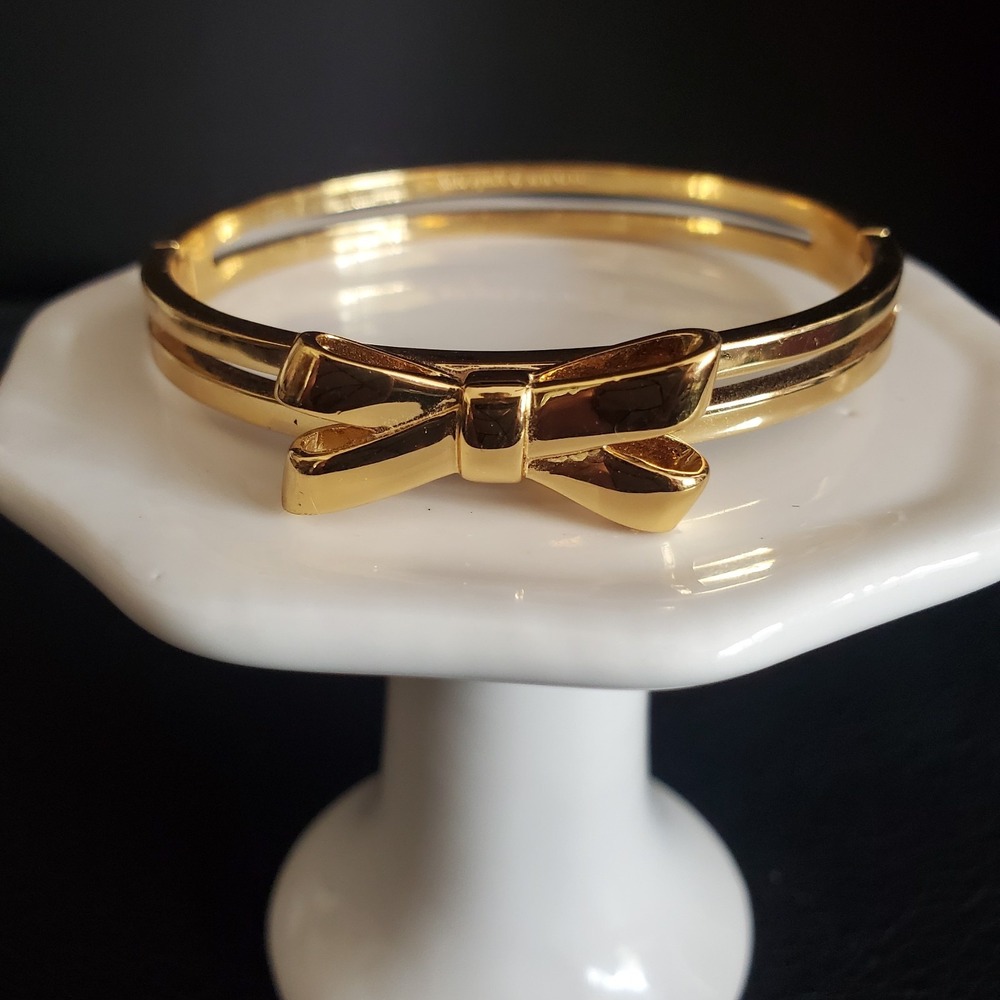 Kate Spade New York DOUBLE BOW Gold Plated‎ Hinged Bangle Bracelet Strong Clasp